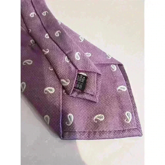 Henry Grethel Men's Purple Paisley Silk Tie Classic Length - Picture 5 of 5